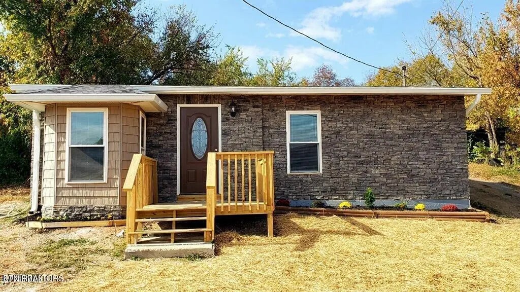 311 Bussell Ferry Rd, Lenoir City