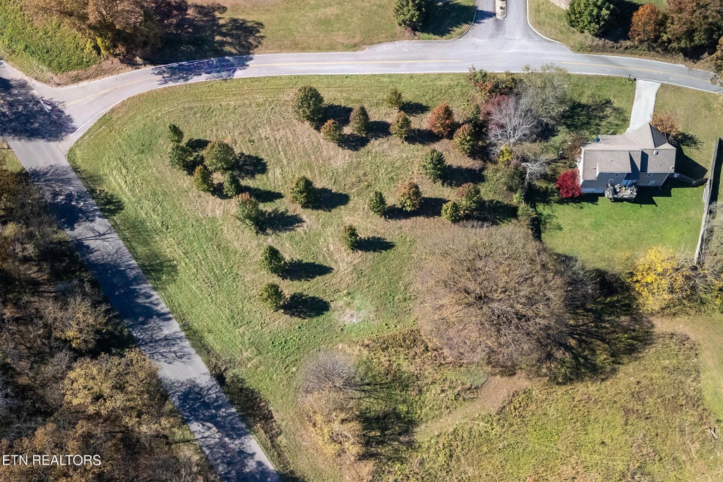 200 Midway Rd, Lenoir City