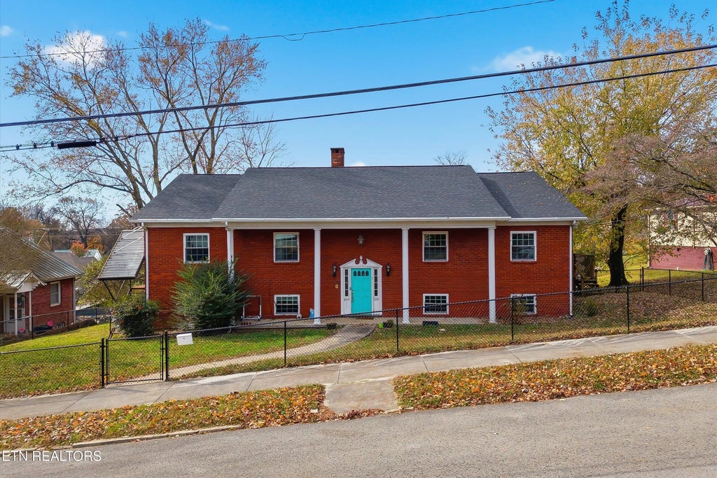 402 N A St, Lenoir City