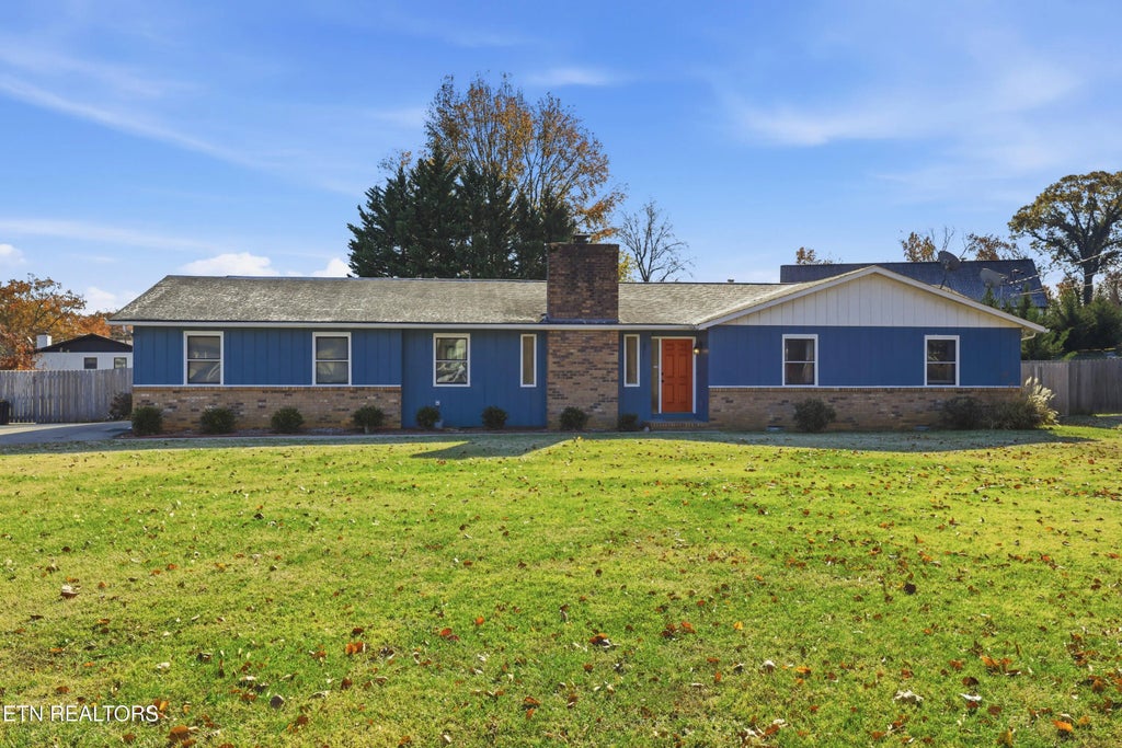 1021 Oxford Hills Drive, Maryville