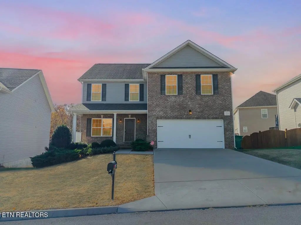 1912 Mahogany Wood Tr, Knoxville