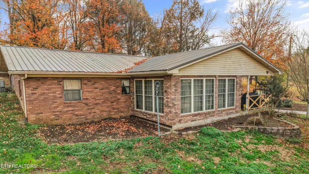 2436 Allegheny Loop Rd, Maryville