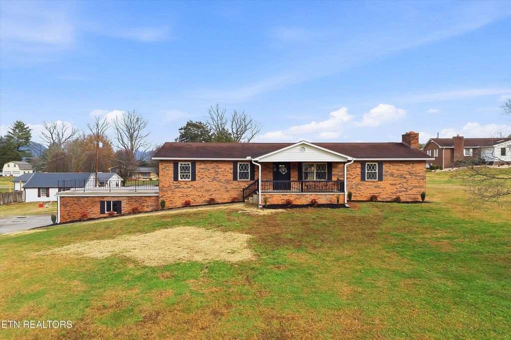 229 Brown Crest Rd, LaFollette