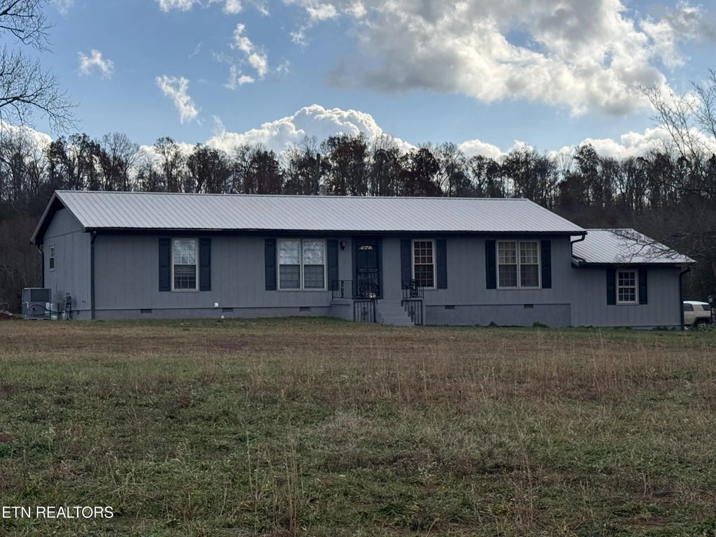 1195 Smith Valley Rd, Lenoir City