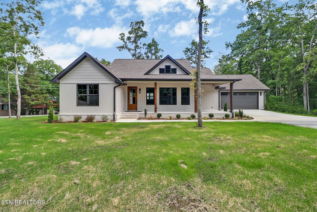 124 Markham Lane, Crossville