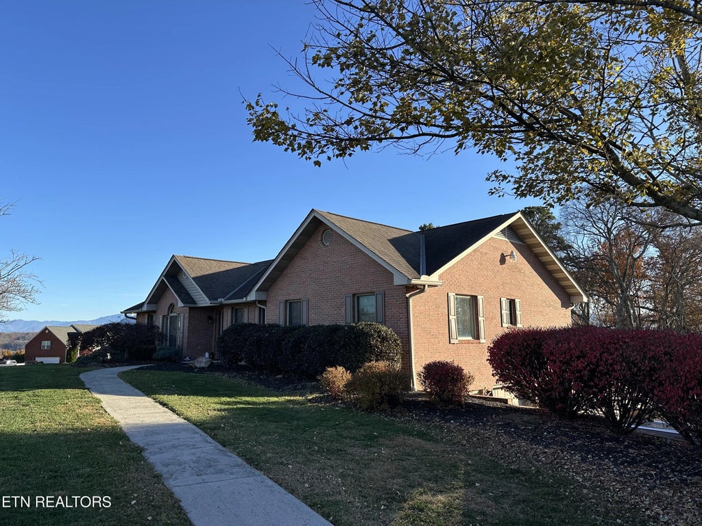 605 Horseshoe Lane, Seymour