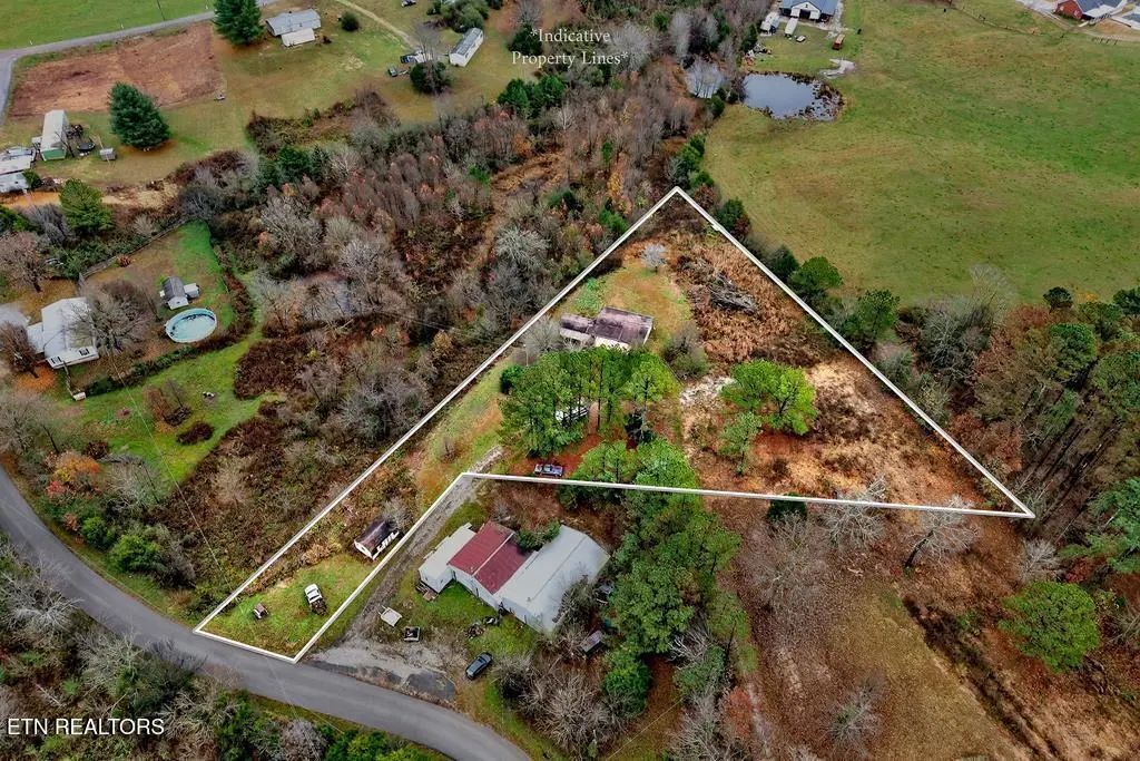 265 N Center Point Acres, Walling