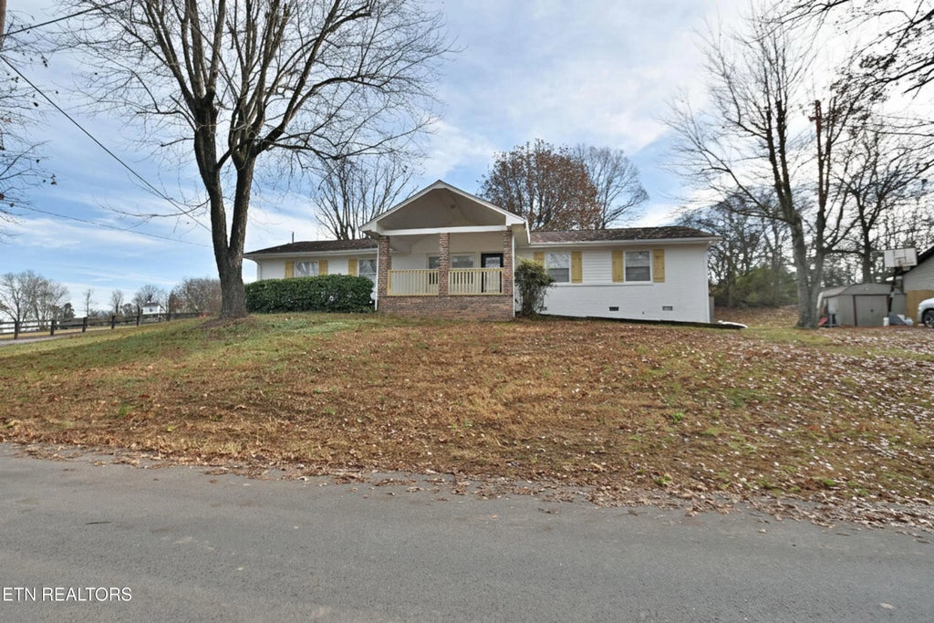 929 Highland Ave, Loudon