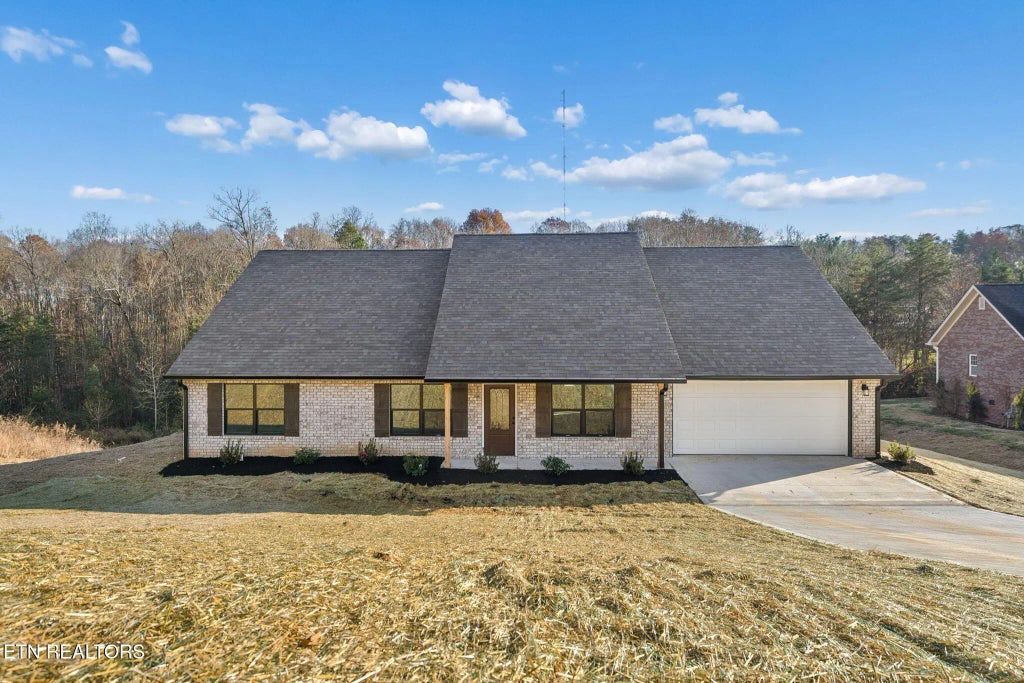 370 Flora Drive, Lenoir City