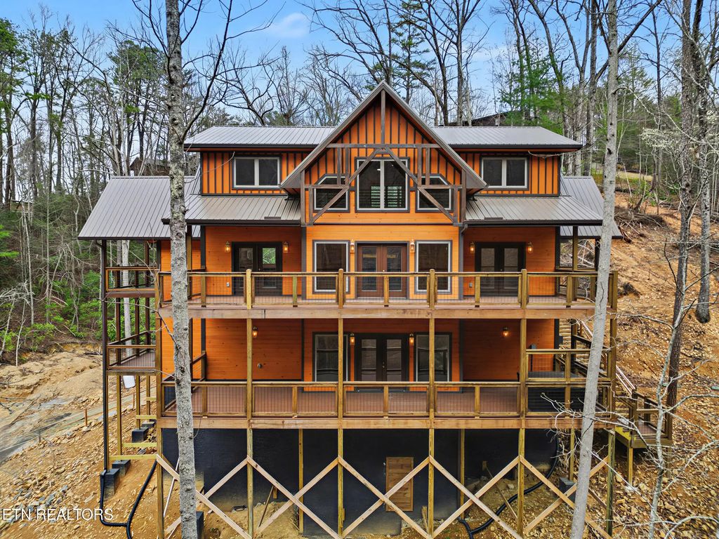 5165 Riversong Way, Sevierville