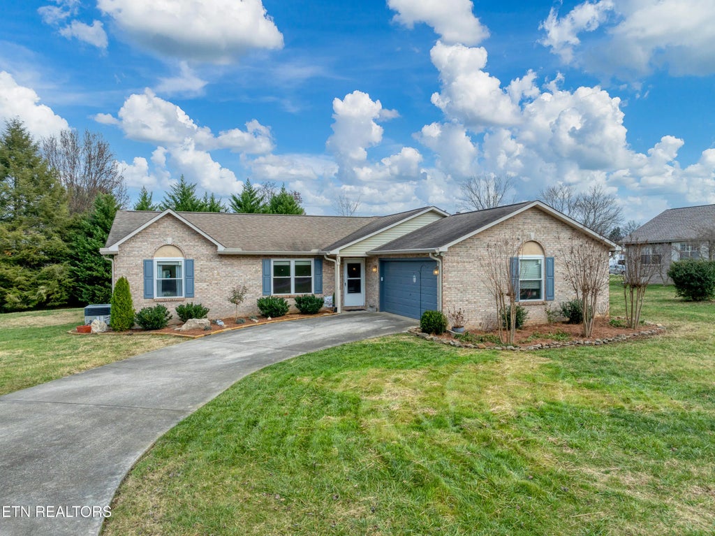 605 Brookhollow Tr, Maryville