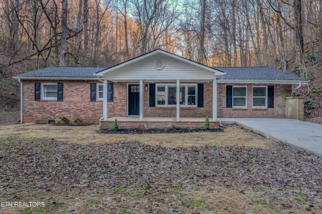 9003 Tedford Lane, Knoxville