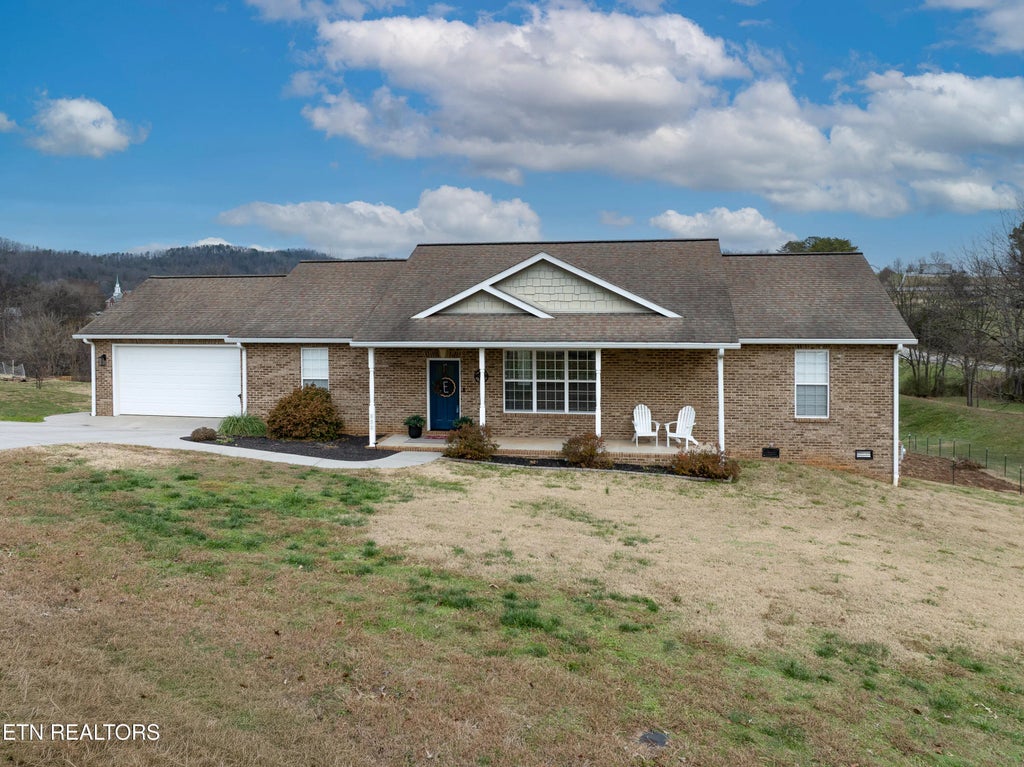 5163 Candlewood Court, Maryville