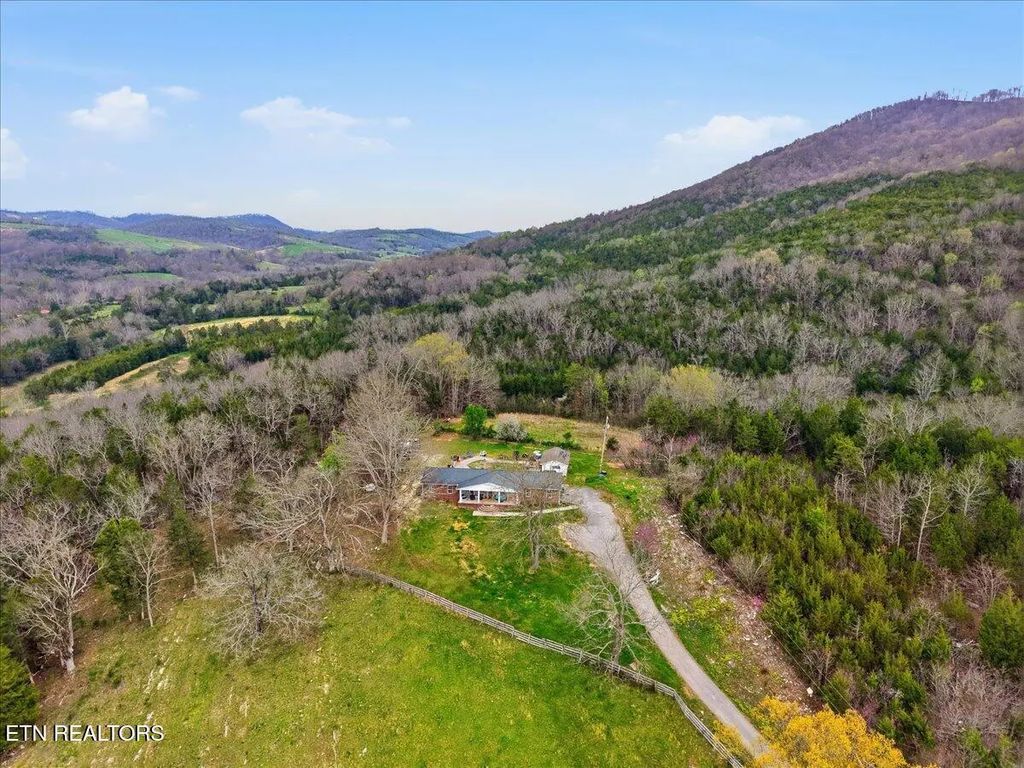365 Young Lane, Tazewell