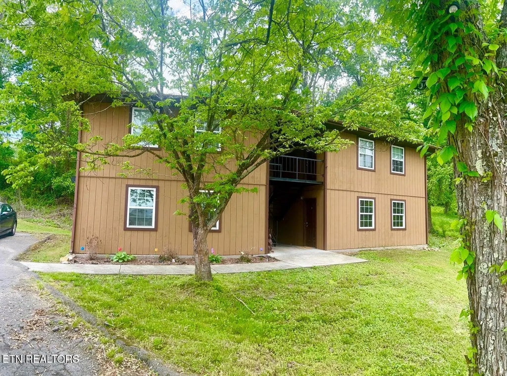 7003 Old Clinton Pike, Knoxville