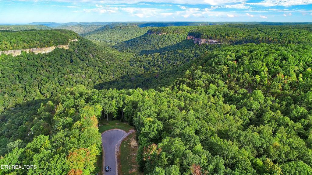 Grandview Way, Jamestown
