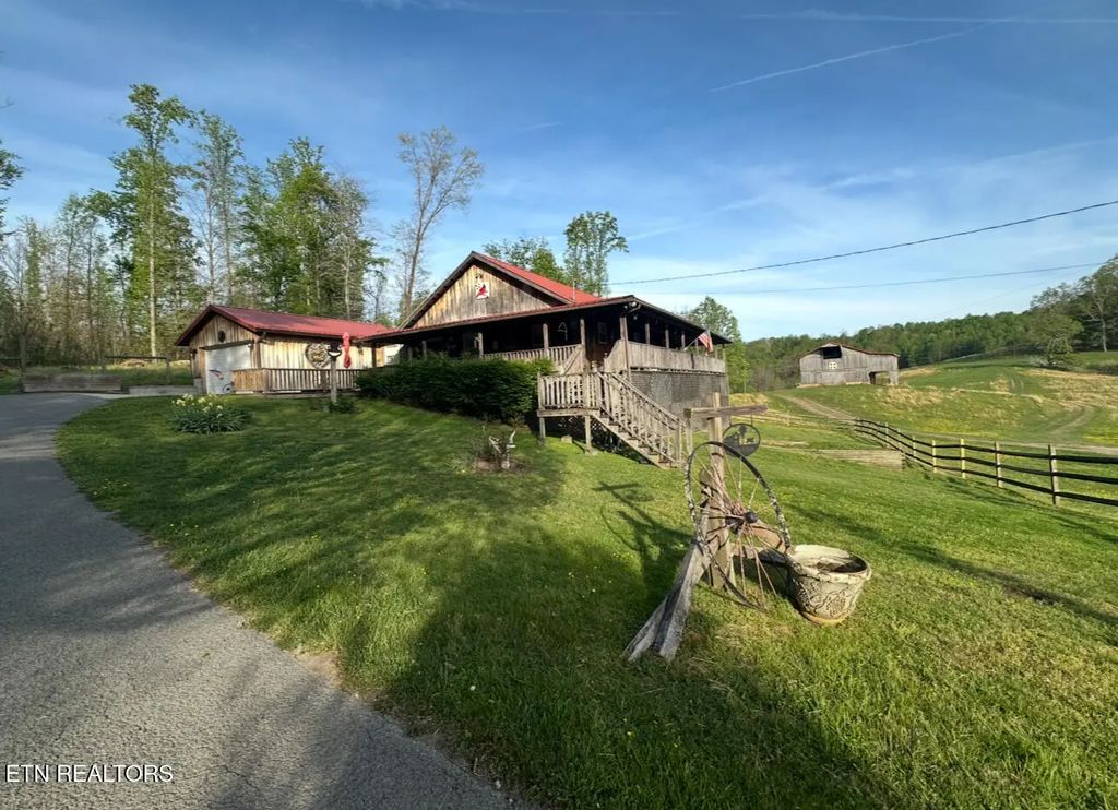 811 Pioneer Rd, Ewing