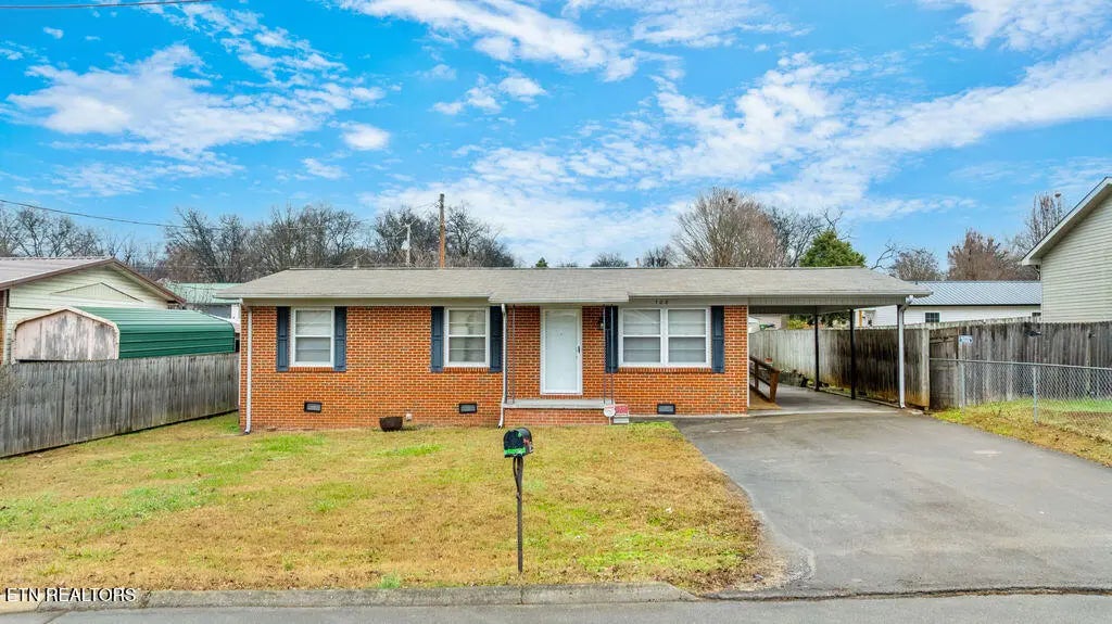 708 Front St, Maryville