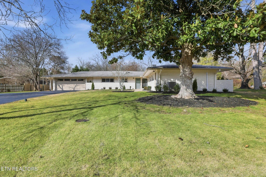 6815 Dorchester Drive, Knoxville