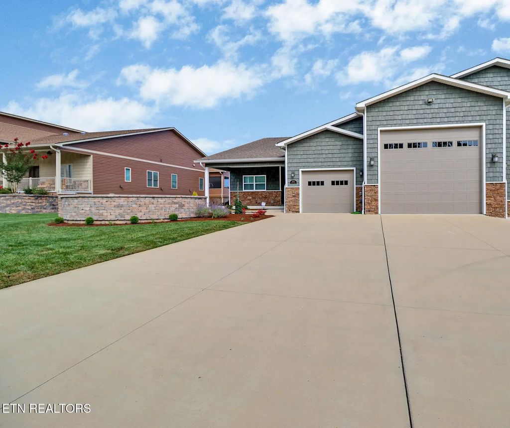 533 Holly Tree Drive, Crossville