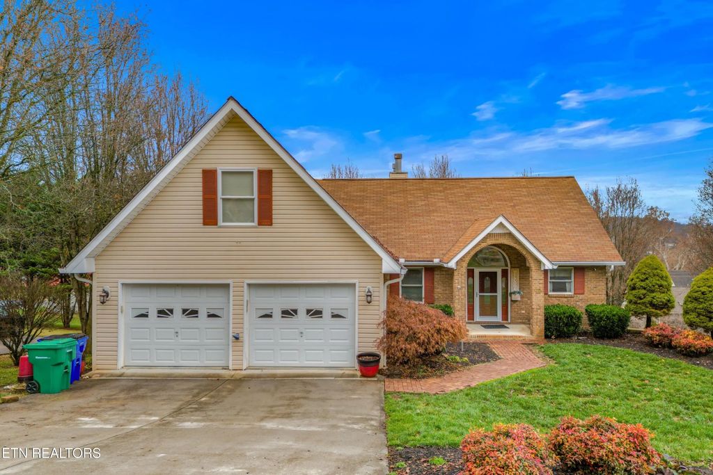 1401 Brookfield Drive, Morristown