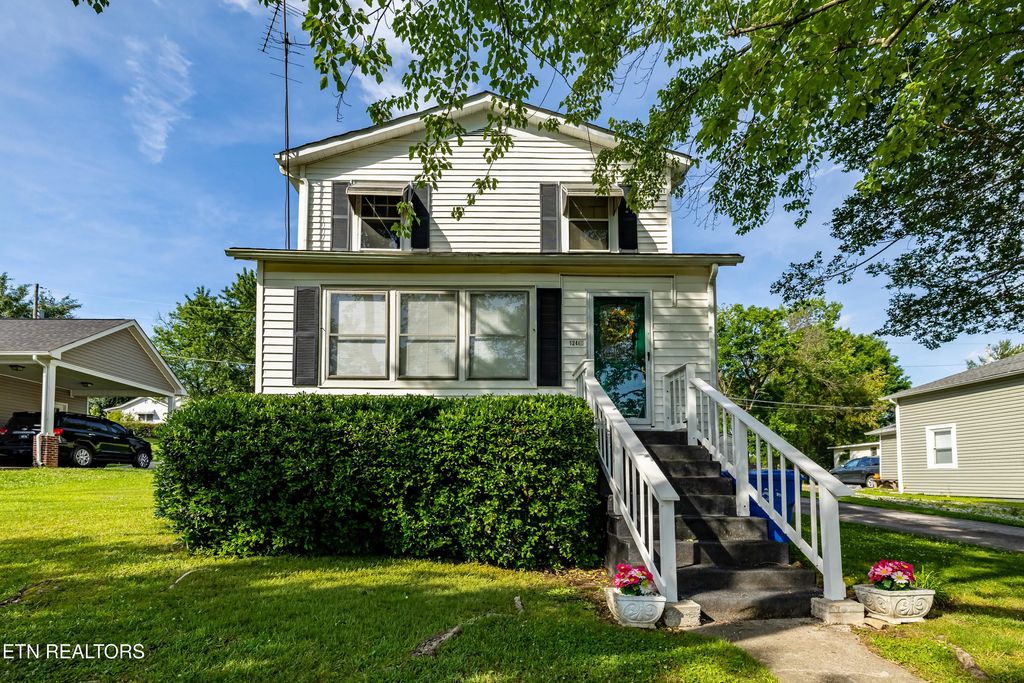 1240 N Wright Rd, Alcoa