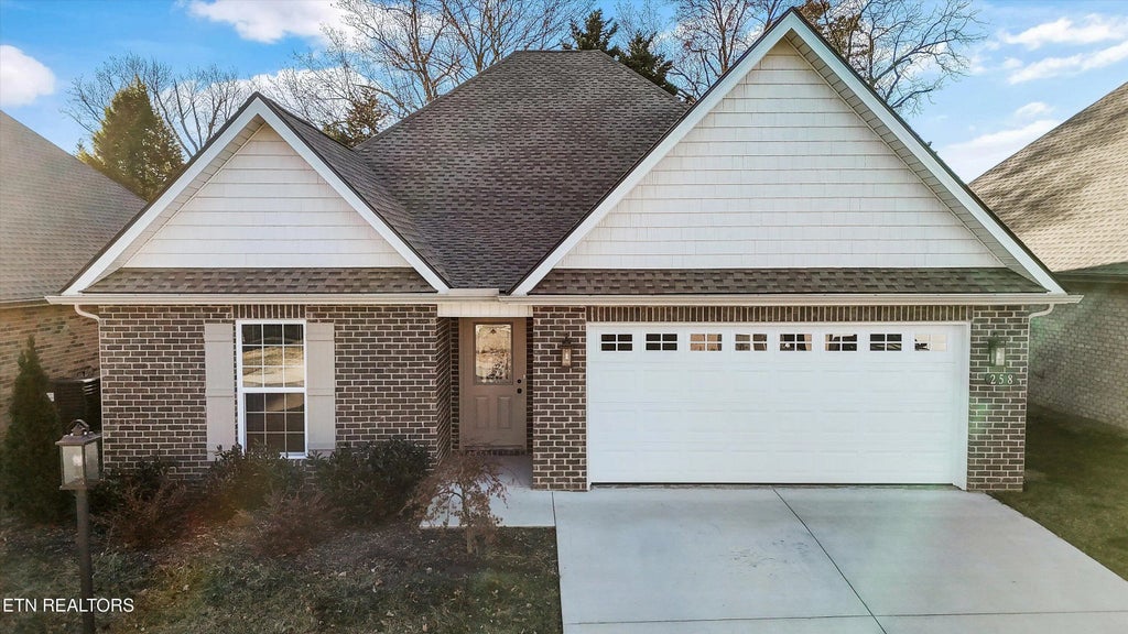 258 Sand Hills Drive, Maryville