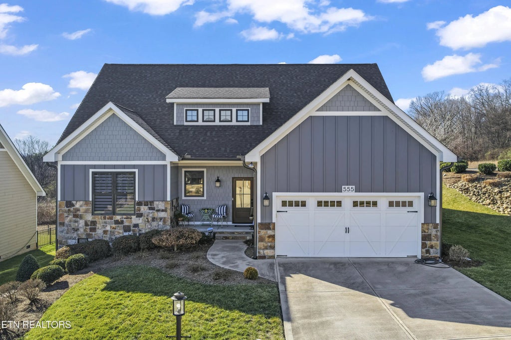 555 Simmons View Drive, Seymour