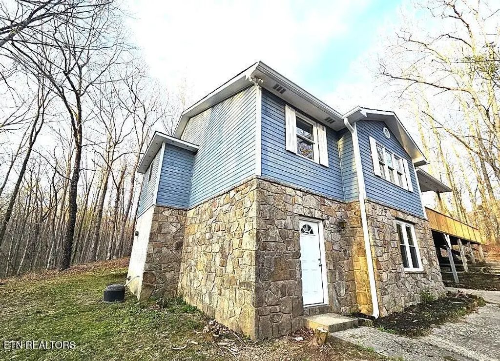 416 Walker Hollow Drive, Monterey