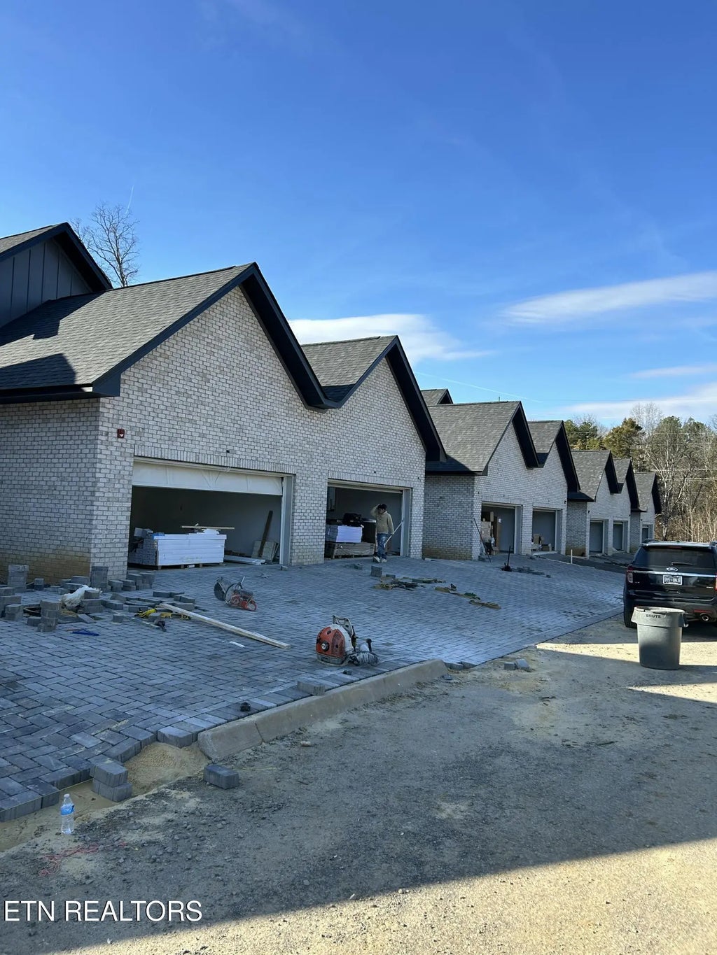 623 October Glory, Knoxville