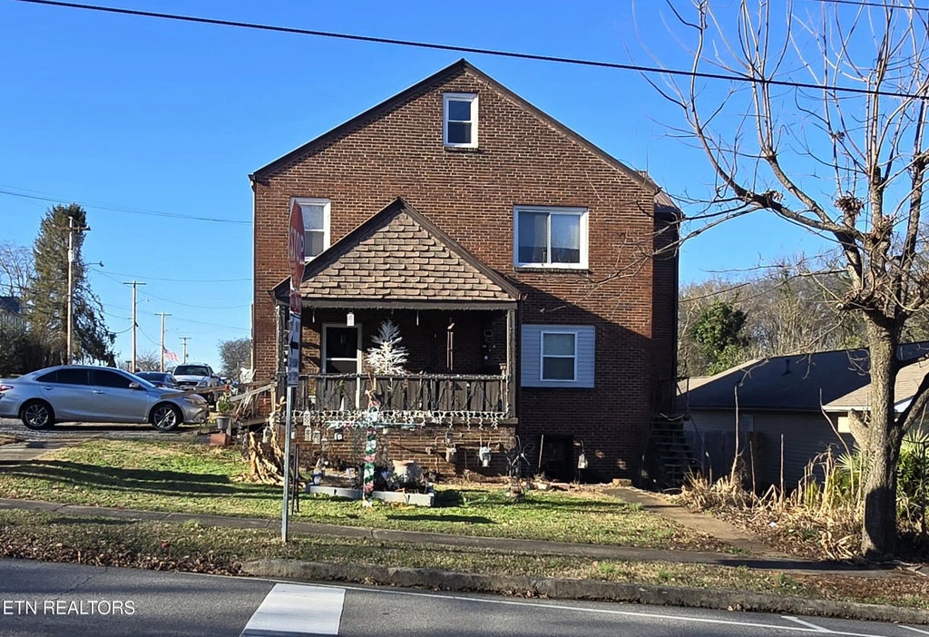 324-330 Cunningham St, Maryville