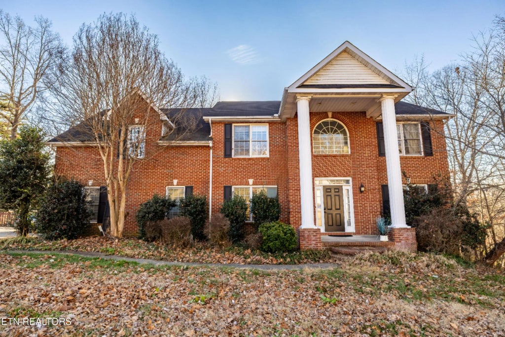 8946 Maple Ridge Lane, Knoxville