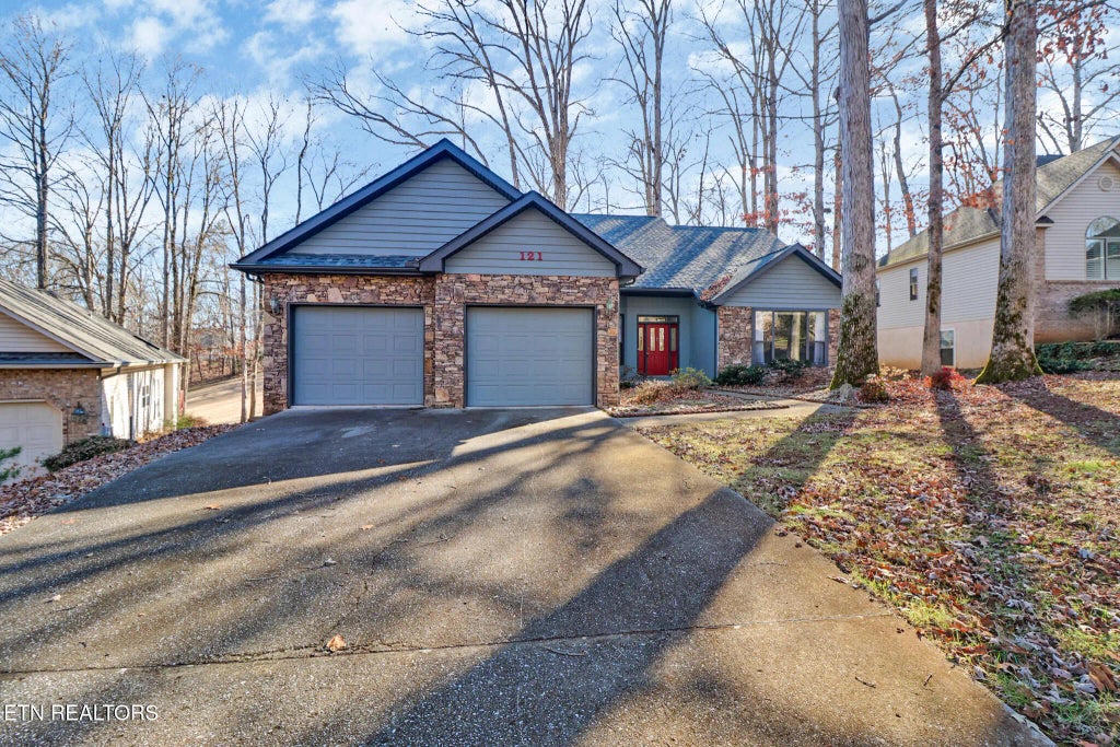 121 Inata Circle, Loudon