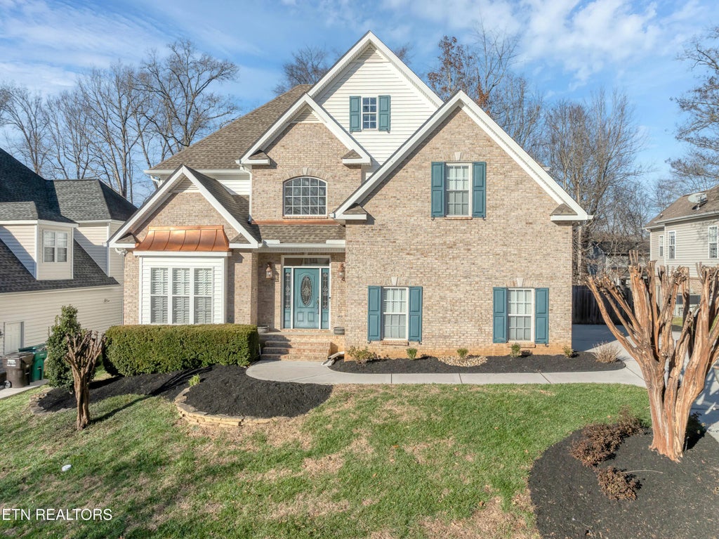 8833 Ebenezer Oaks Lane, Knoxville