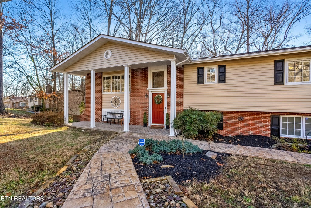 135 Normandy Rd, Oak Ridge