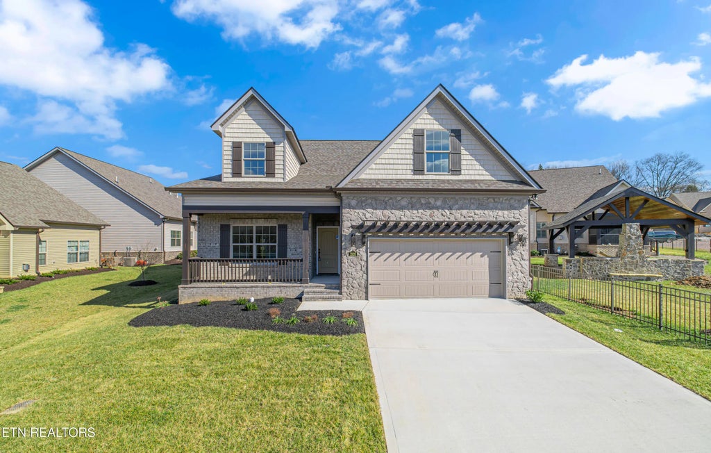 2926 Snow Pond Rd, Knoxville