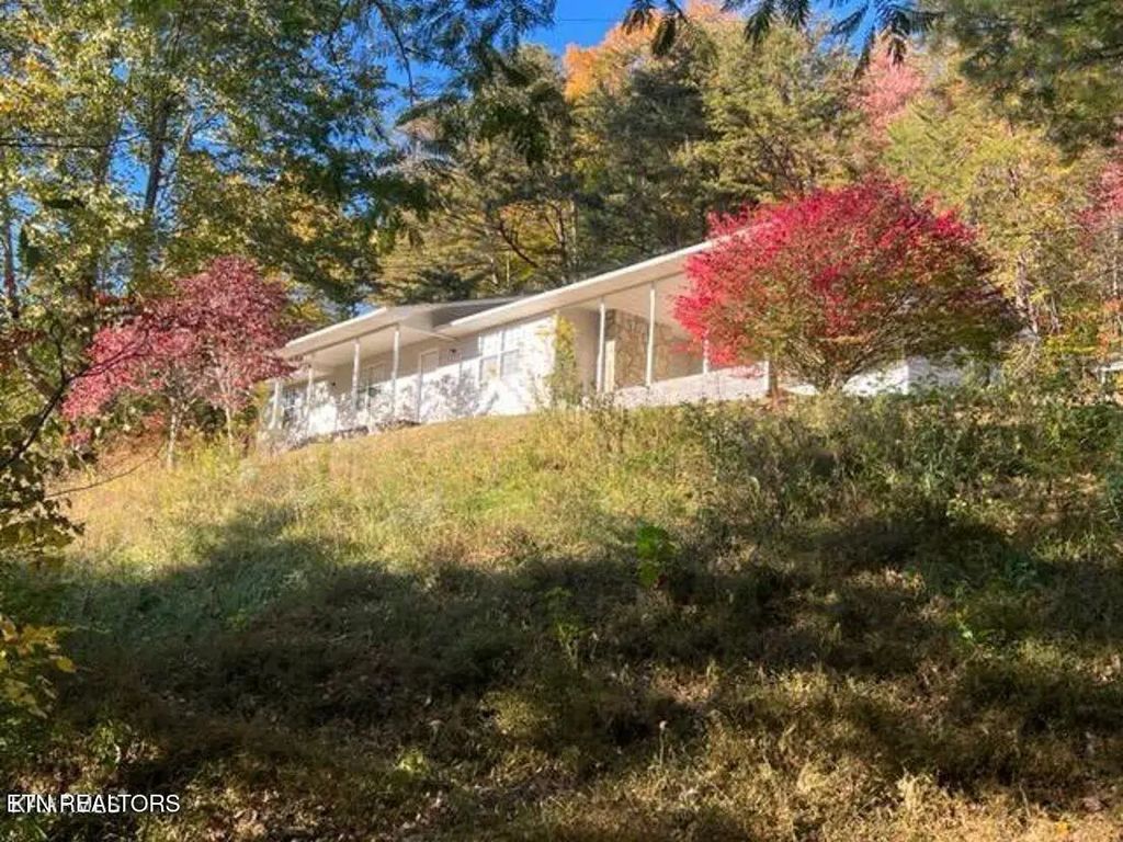 370 Vannoy Rd, Tazewell