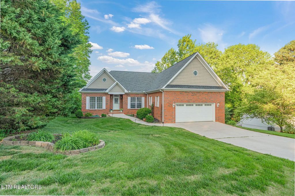 201 Tecumseh Way, Loudon