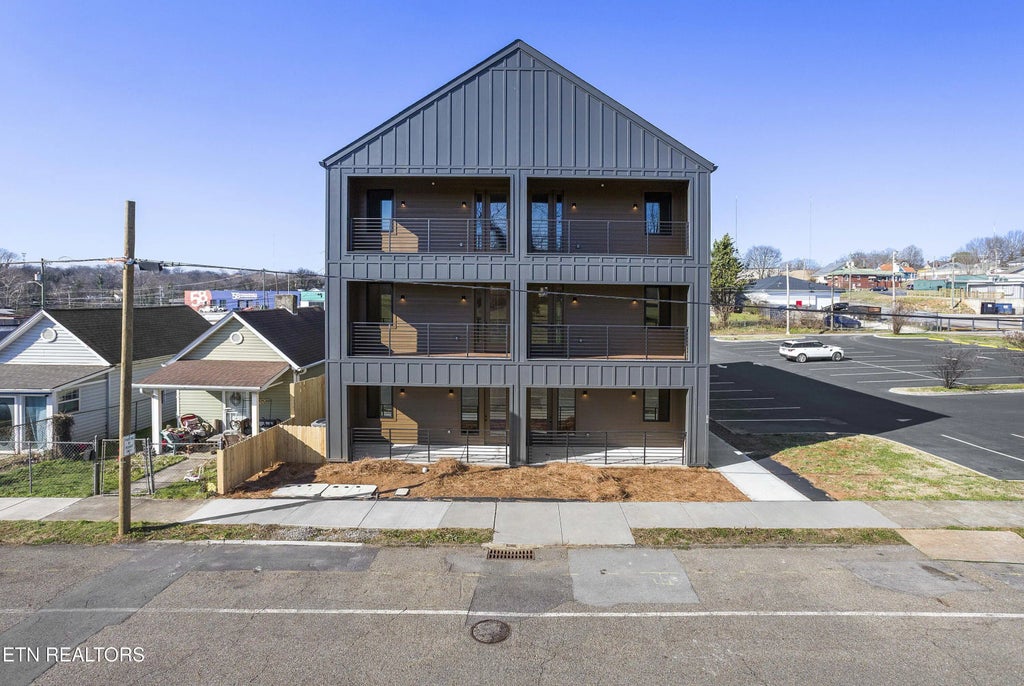 131 W Anderson Ave 201, Knoxville