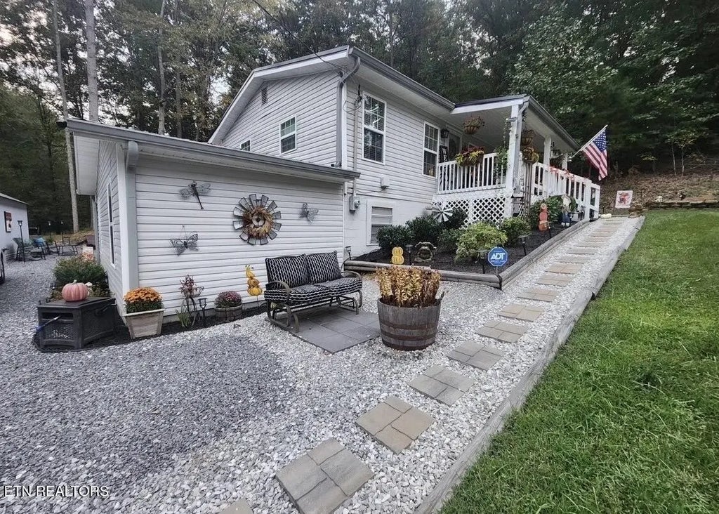 825 County Road 82, Athens