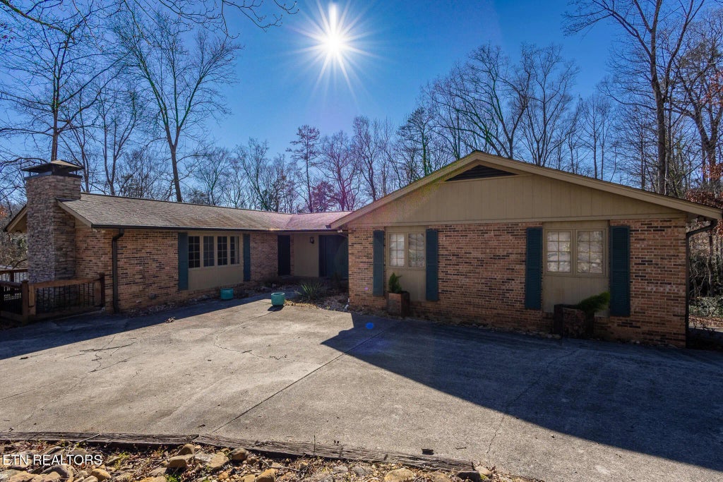 109 Balsam Rd, Oak Ridge