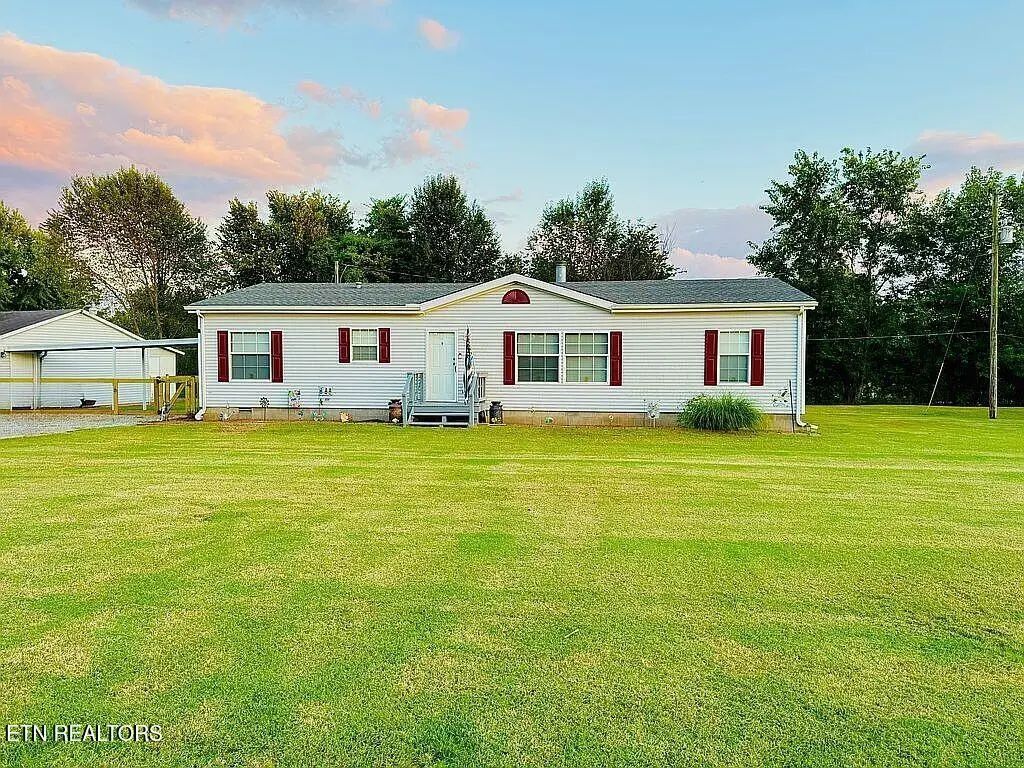 3351 E State Line Rd, Union City