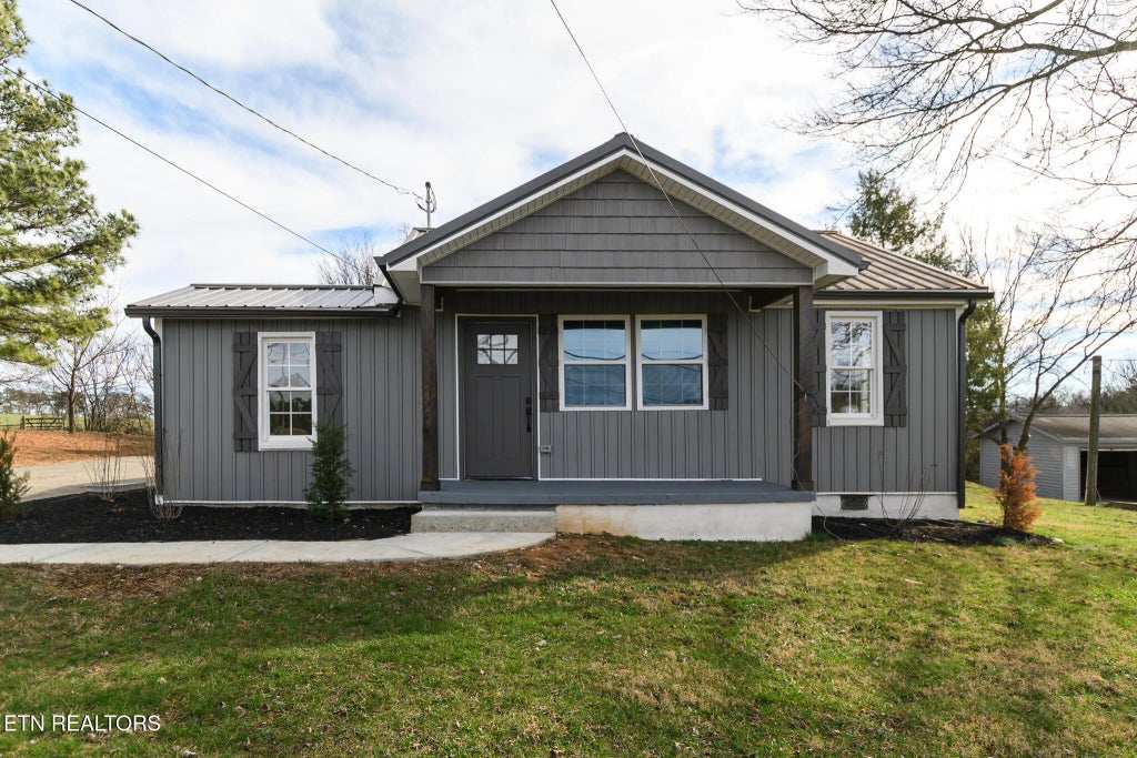 1447/1451 W Hunt Rd, Maryville