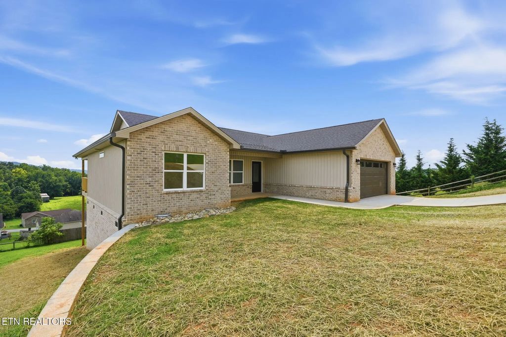 145 Middle Glen Rd, Maynardville