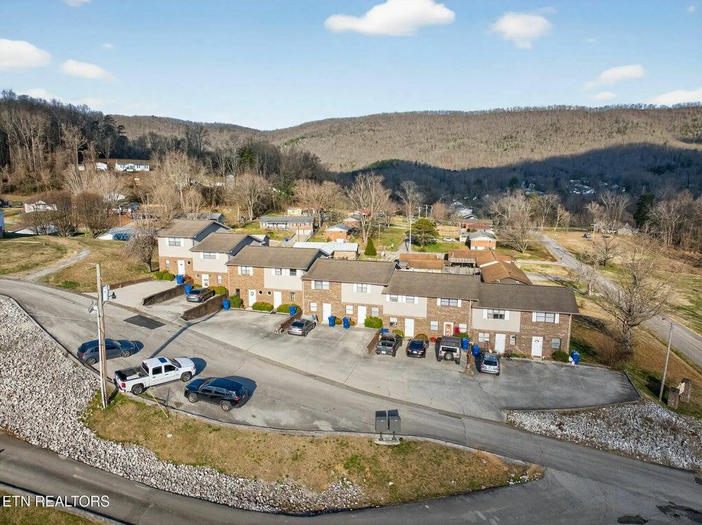 147 Waddell Circle, Oak Ridge