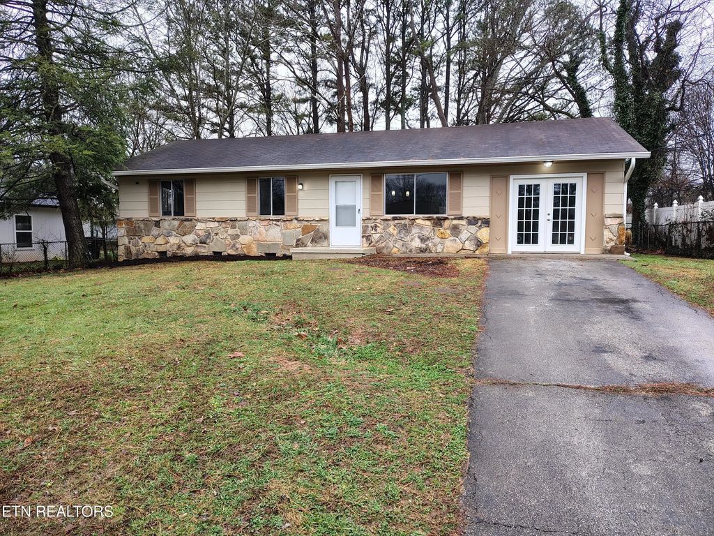 1025 Ruskin Drive, Knoxville