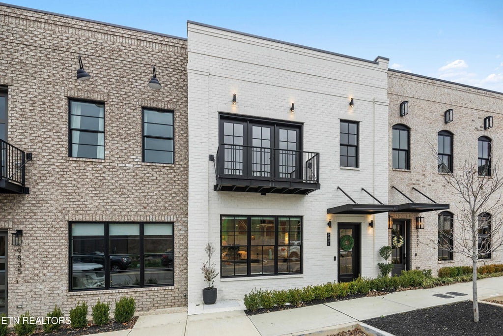 9831 Clingmans Dome Drive, Knoxville