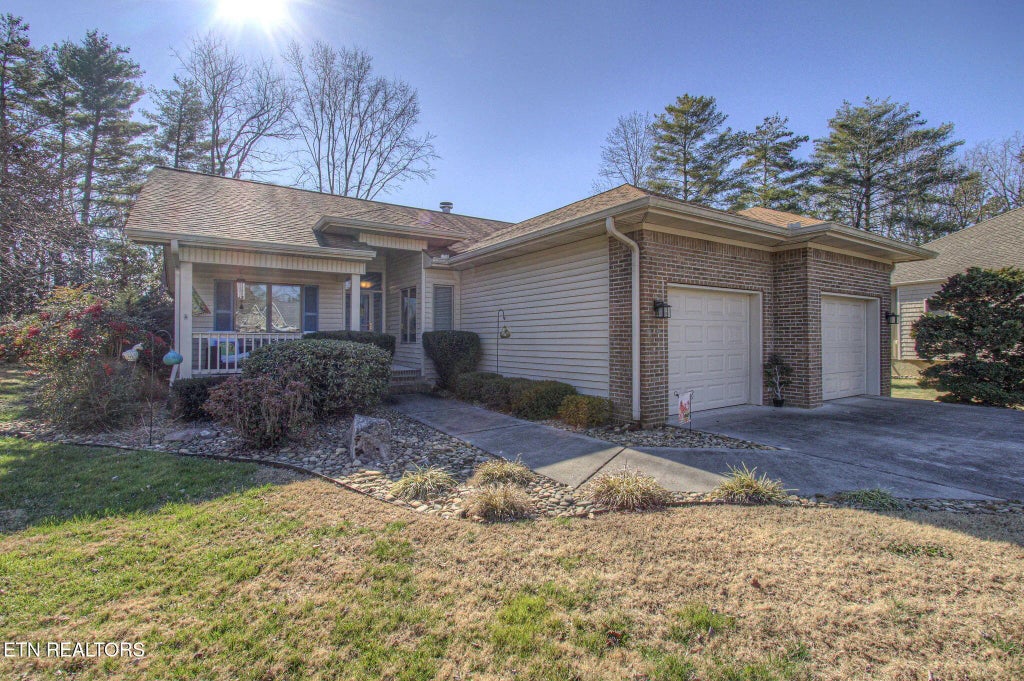 522 Tanasi Circle, Loudon