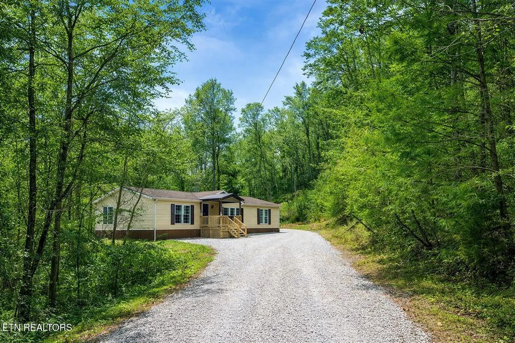 135 Harold Brooks Lane, Oneida