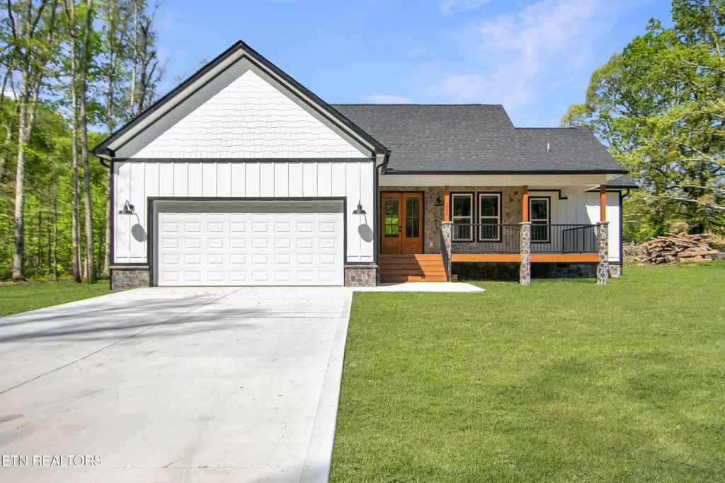 1050 Rachel Drive, White Pine